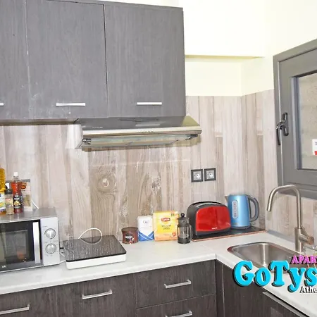 Apartment Sunny Penthouse In Central With Large Balcony *