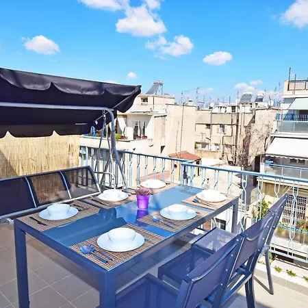 Sunny Penthouse In Central With Large Balcony Apartment